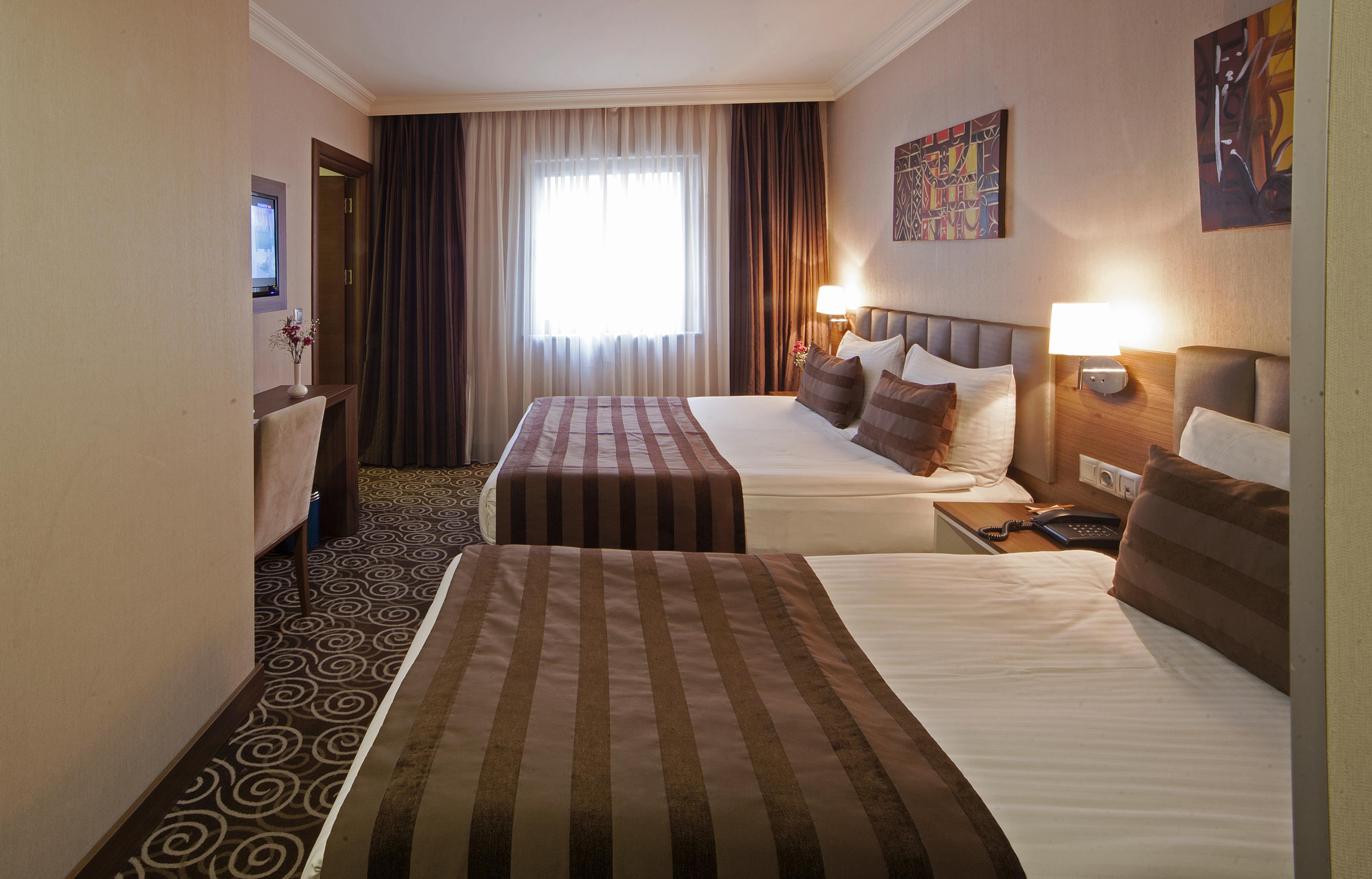 Delta & Old Hotel 3*